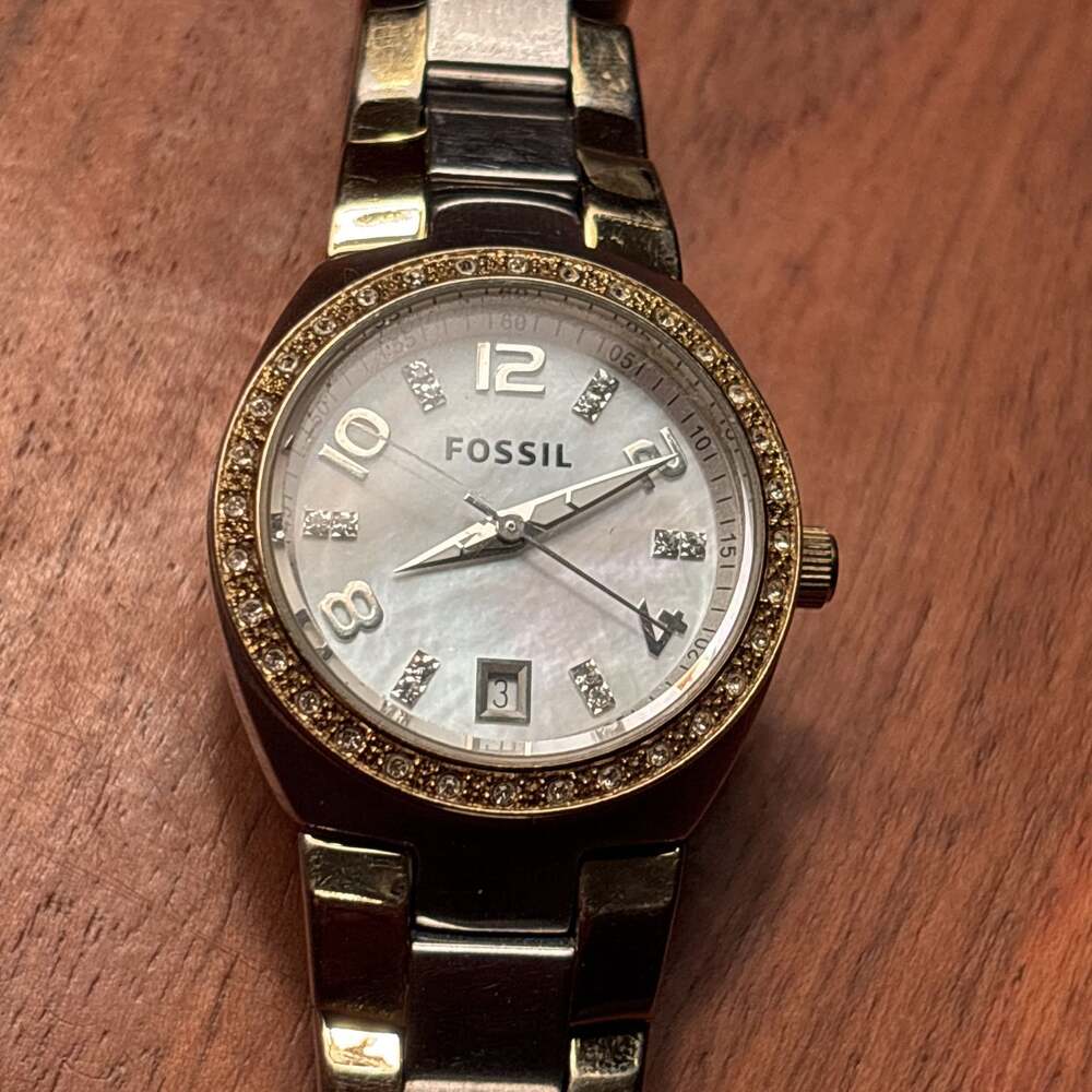 Fossil Colleague AM4183 Women's Stainless Steel Analog Dial Quartz Watch MP271
